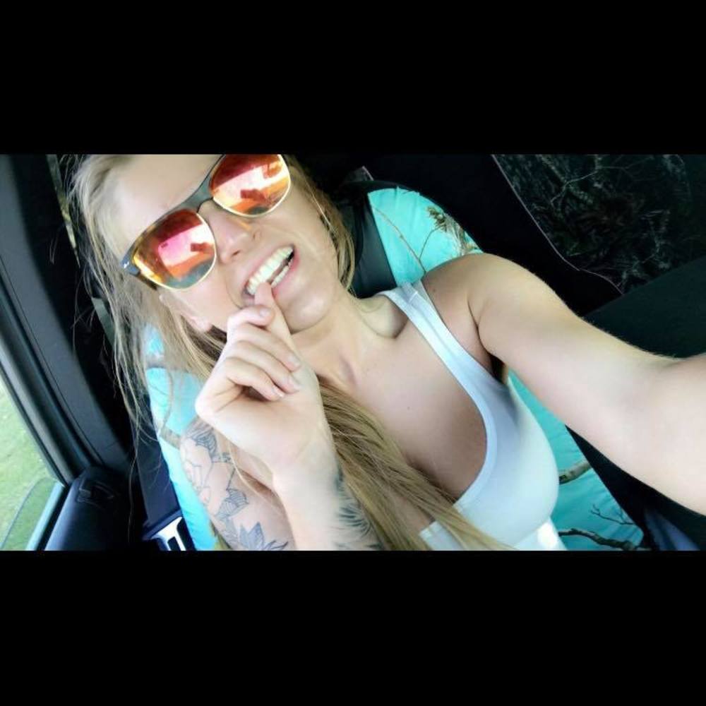 Meet your Posher, Tia